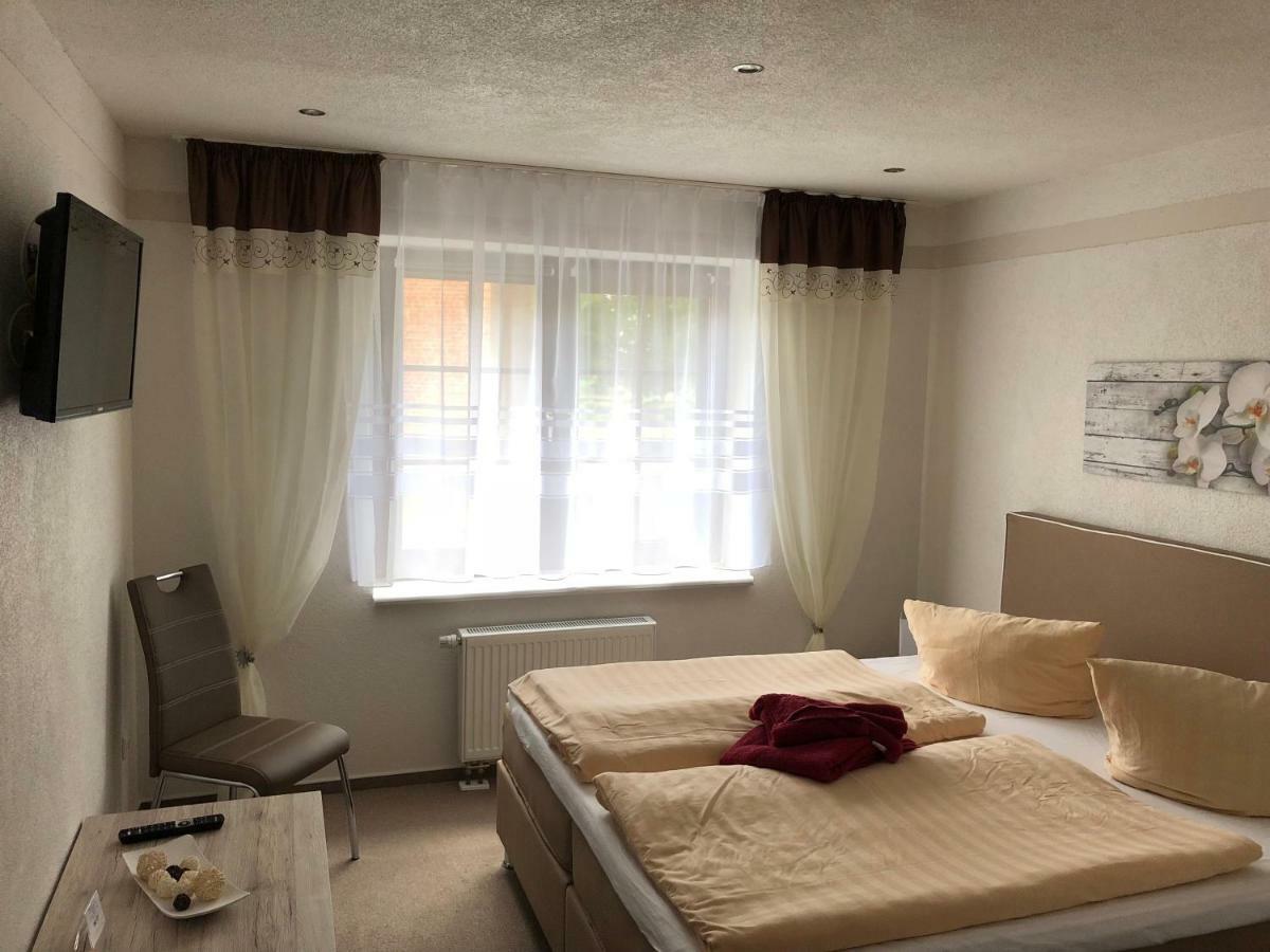 Pension & Gasthof Storchennest Gross Quassow Bagian luar foto